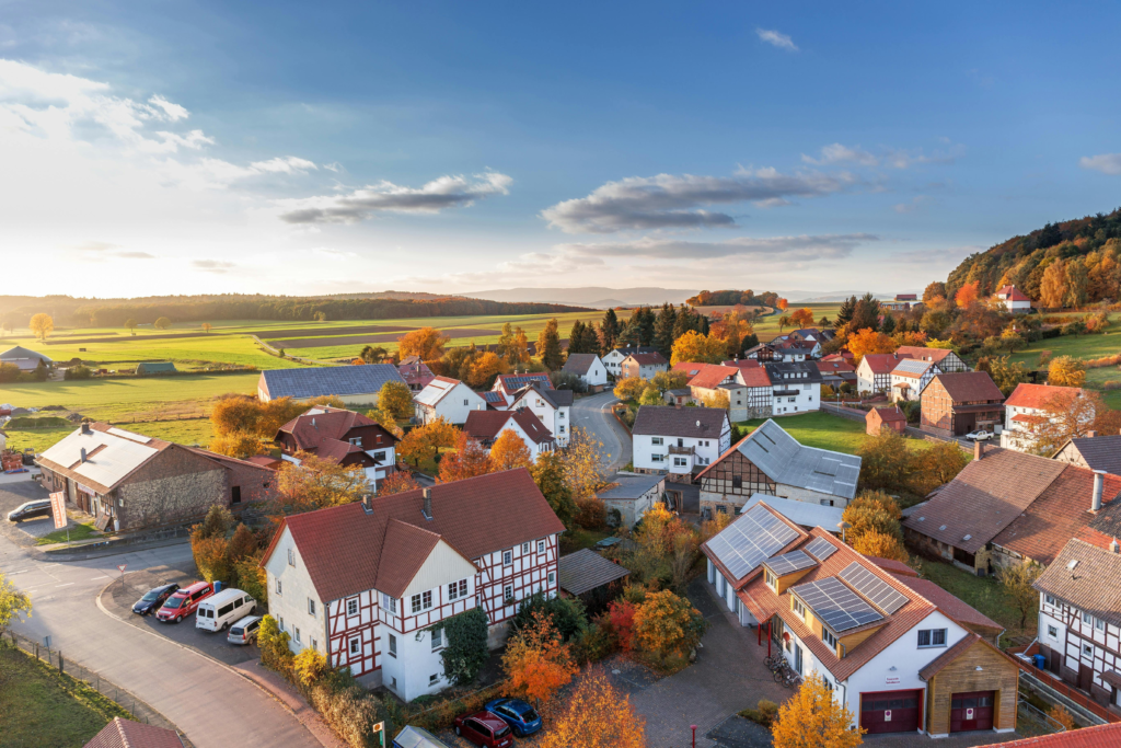 Benefits and Drawbacks of Selling Your Home in Autumn